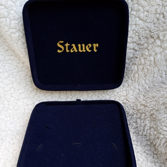 Beautiful Bib Necklace/Earrings Set + FREE GIFT - Picture 14 of 16